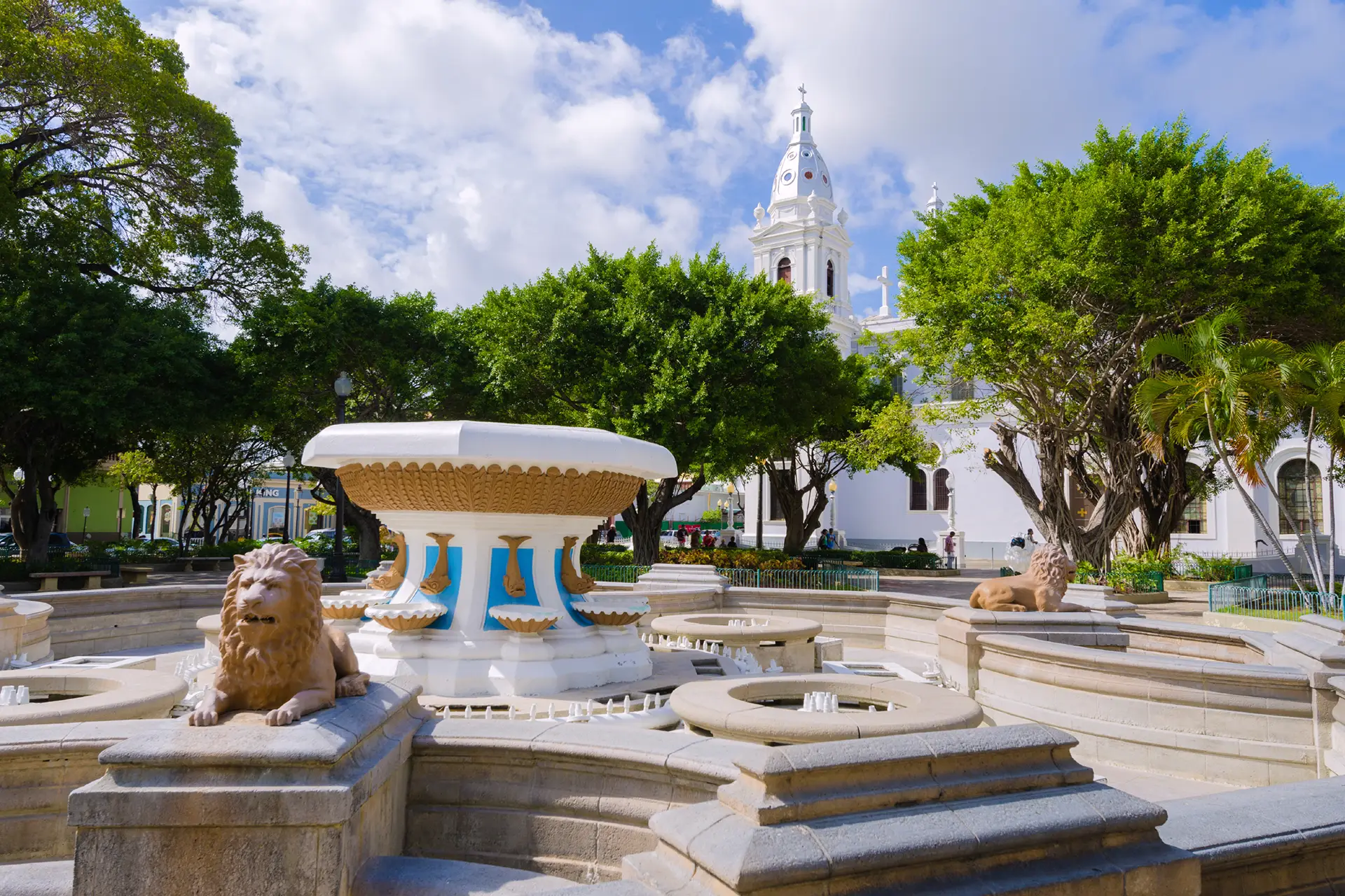 Ponce Plaza